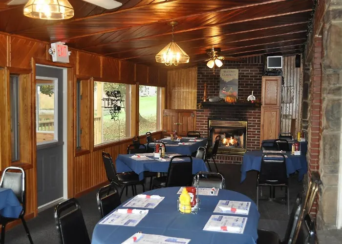 Lakewood Lodge & Restaurant